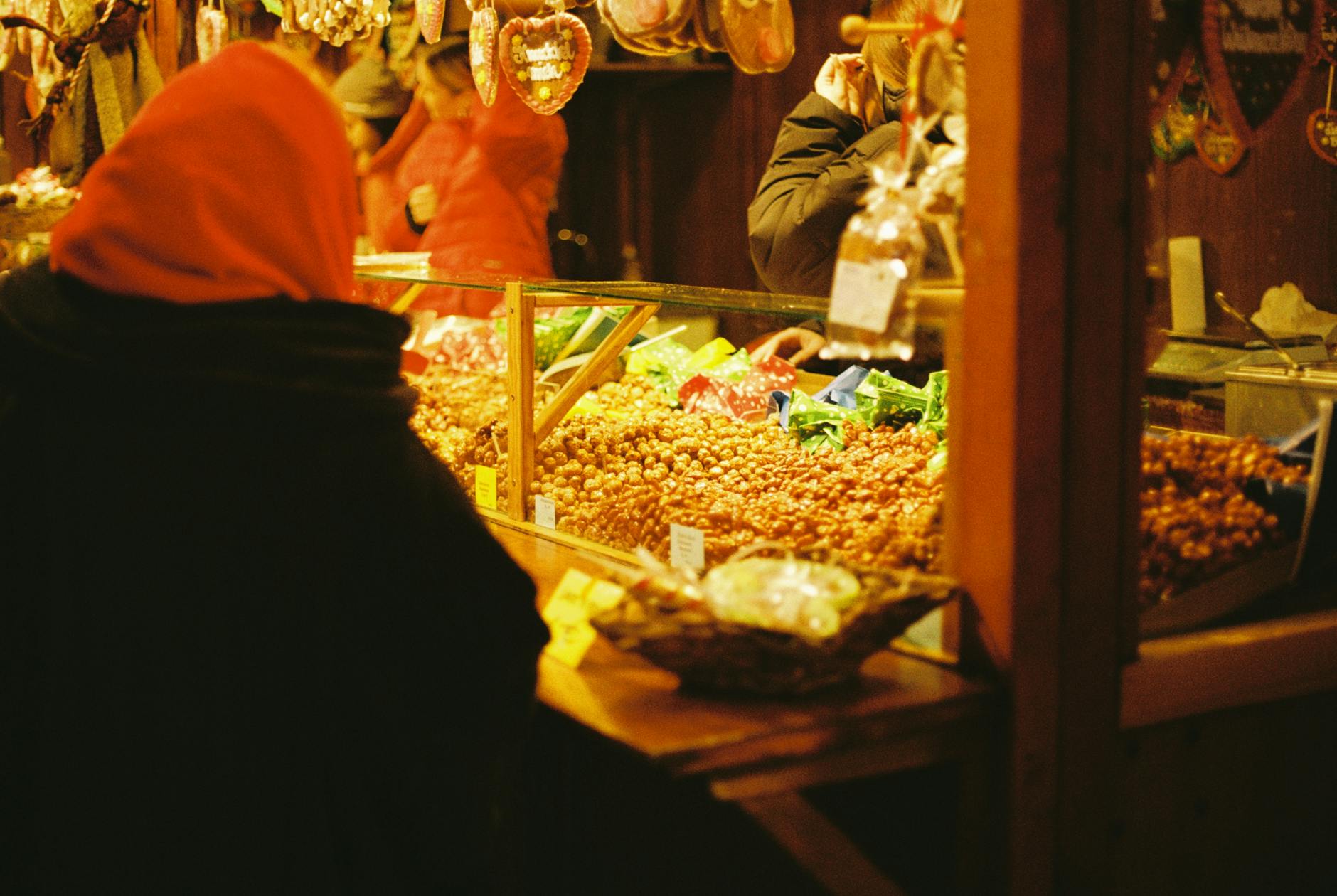 Seasonal market shopping in Berlin